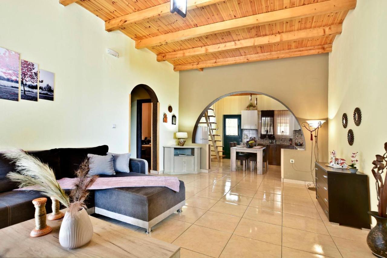 Sia'S Holiday Home Ágios Matthaíos Esterno foto