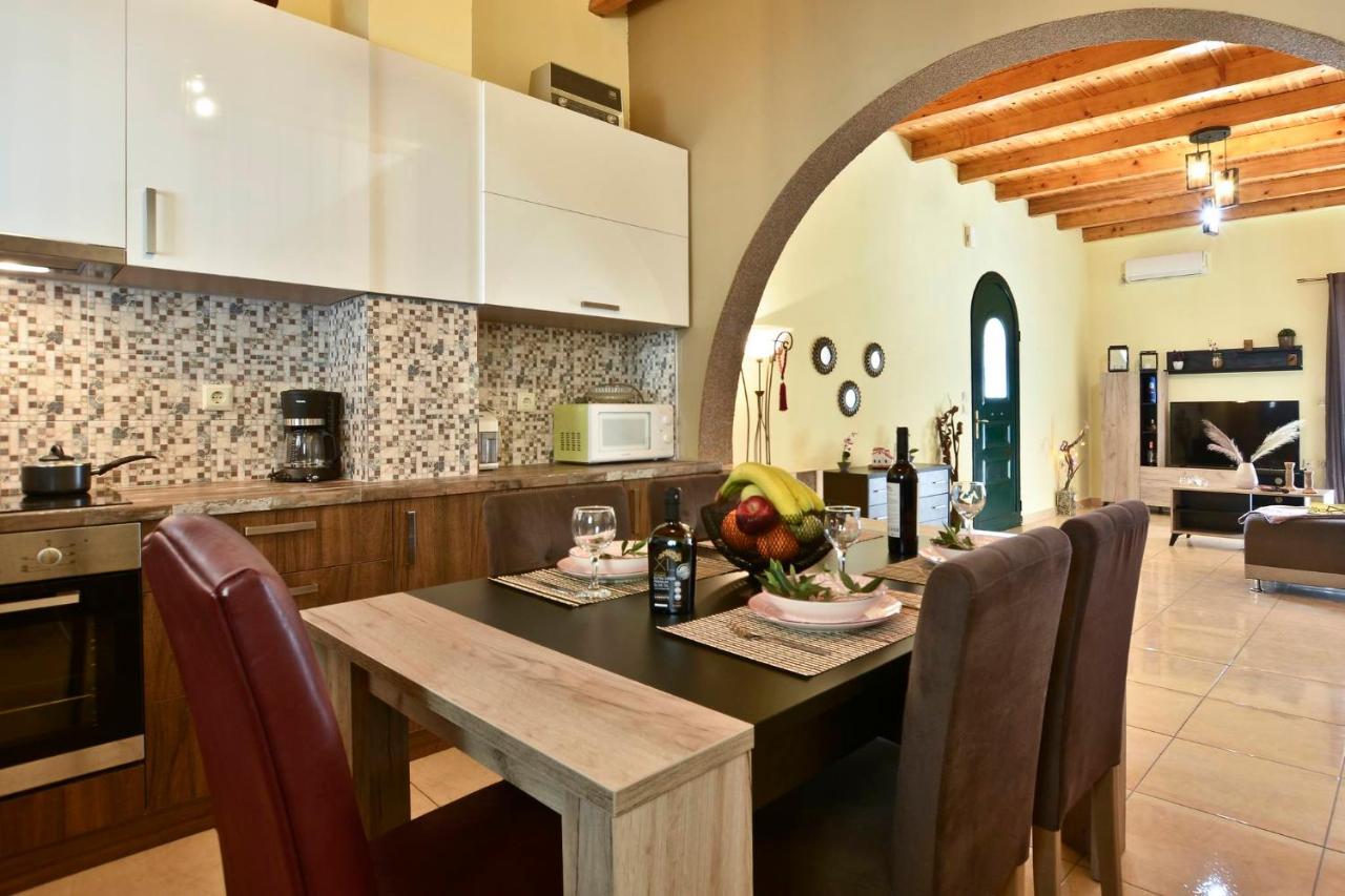 Sia'S Holiday Home Ágios Matthaíos Esterno foto