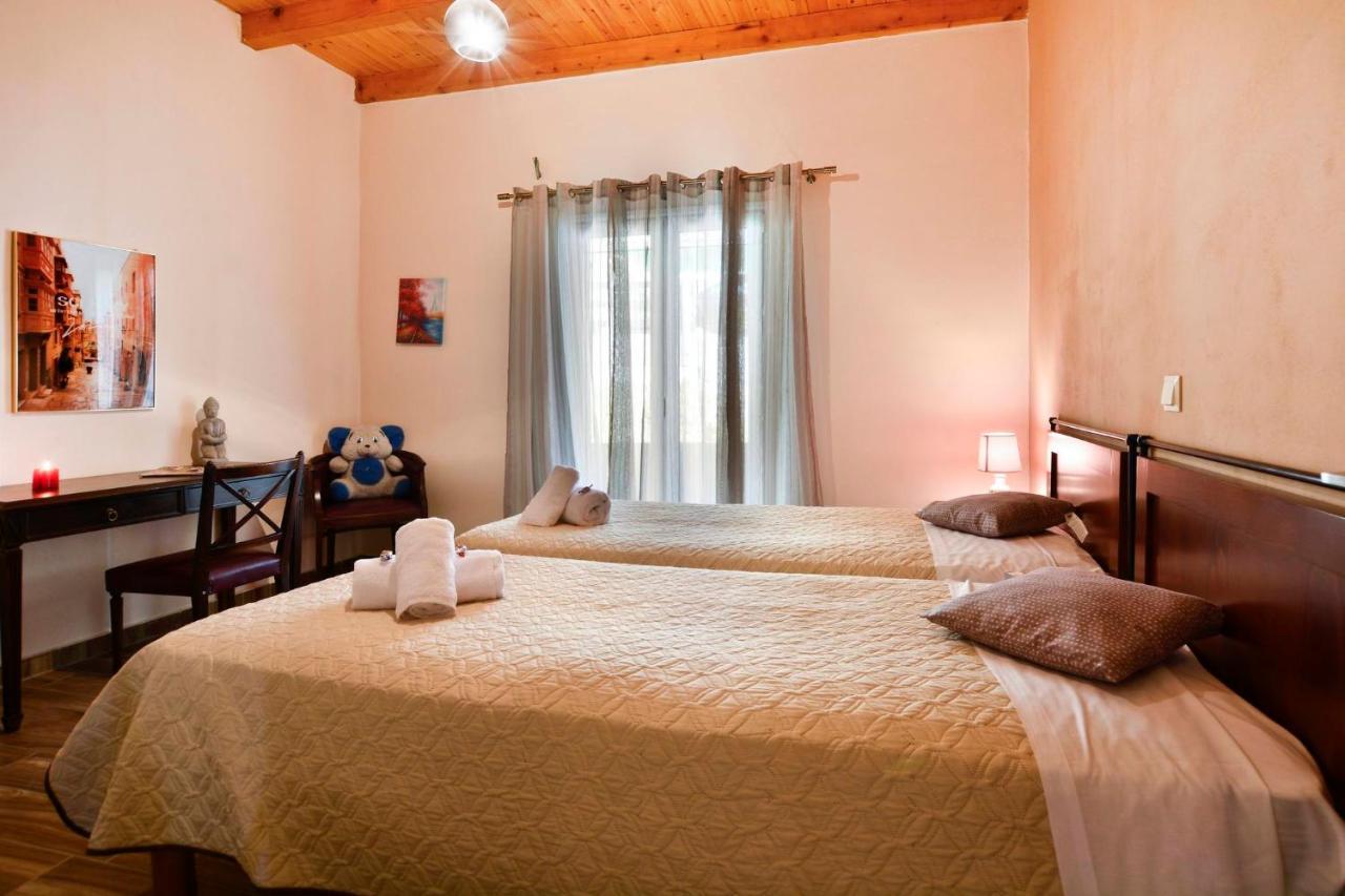 Sia'S Holiday Home Ágios Matthaíos Esterno foto