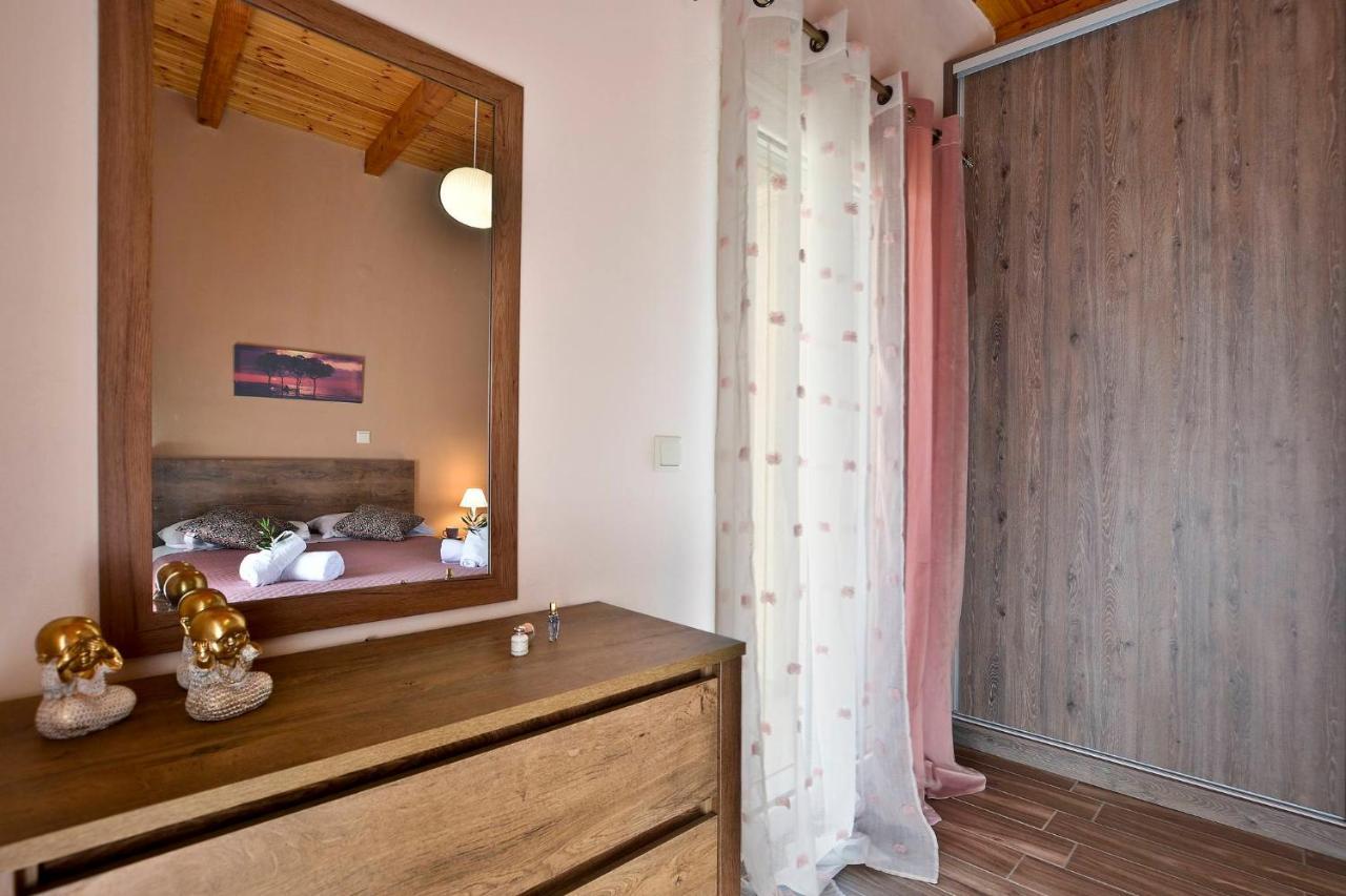 Sia'S Holiday Home Ágios Matthaíos Esterno foto